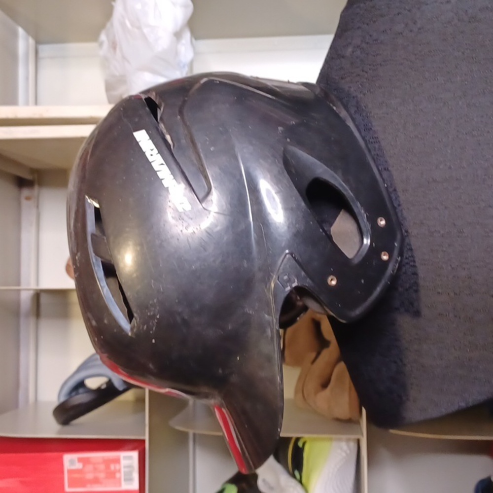 Demarini black hat